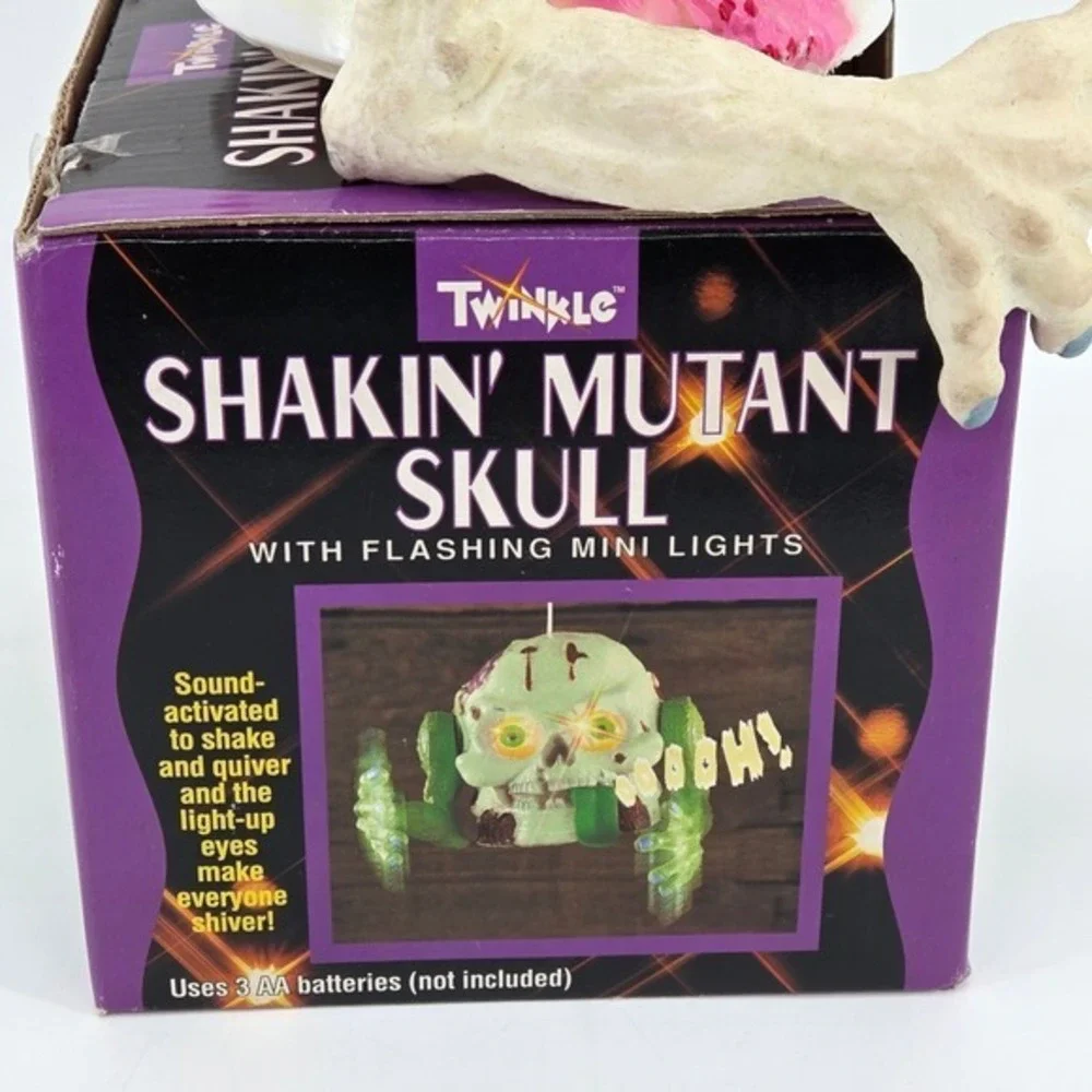 Vintage 1994 Twinkle Shakin Mutant Skull Halloween Spooky Light Up‎ Toy Tested